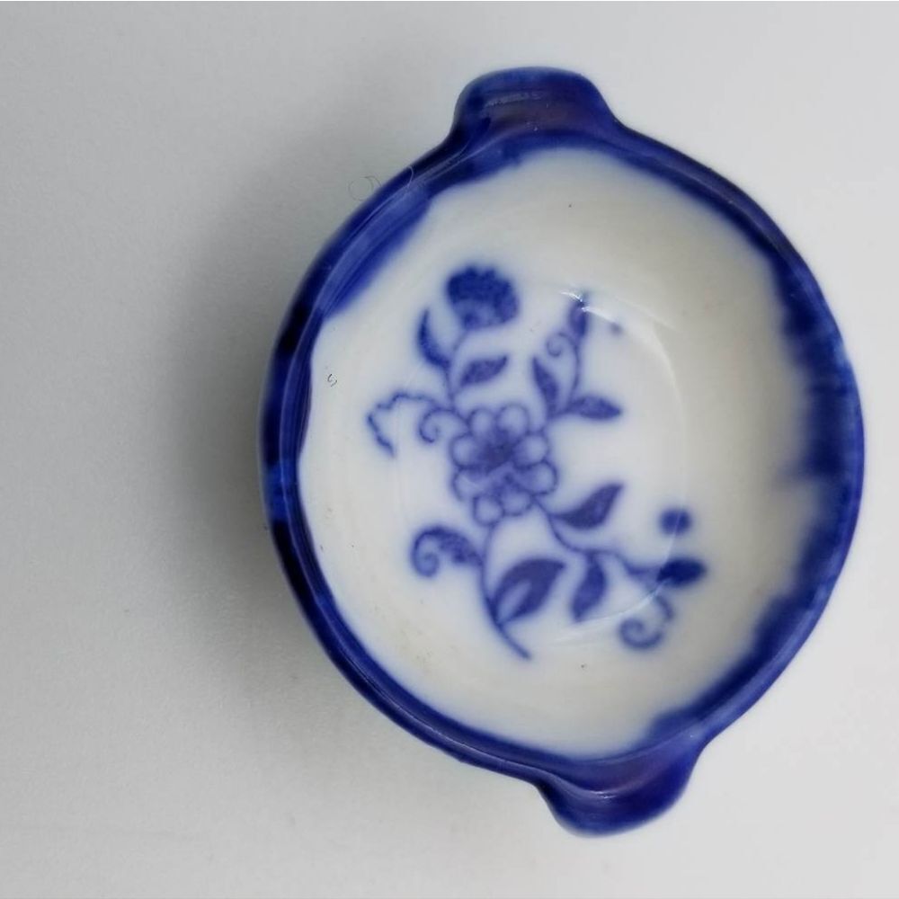 Bone white China‎ and blue floral plate for dollhouse